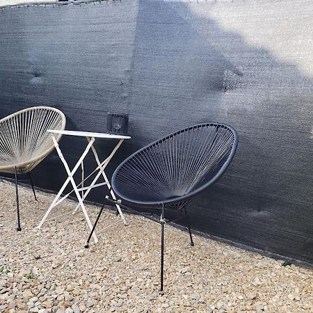 Bulles Etoilees Appartement Avec Jacuzzi Prive Montrevel-en-Bresse Exterior photo
